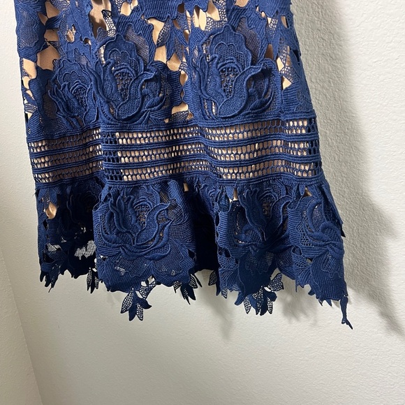 EUC Adelyn Rae Floral Lace Navy V-Neck Short Sleeve
Scalloped Hem Dress Size XS - Picture 13 of 15